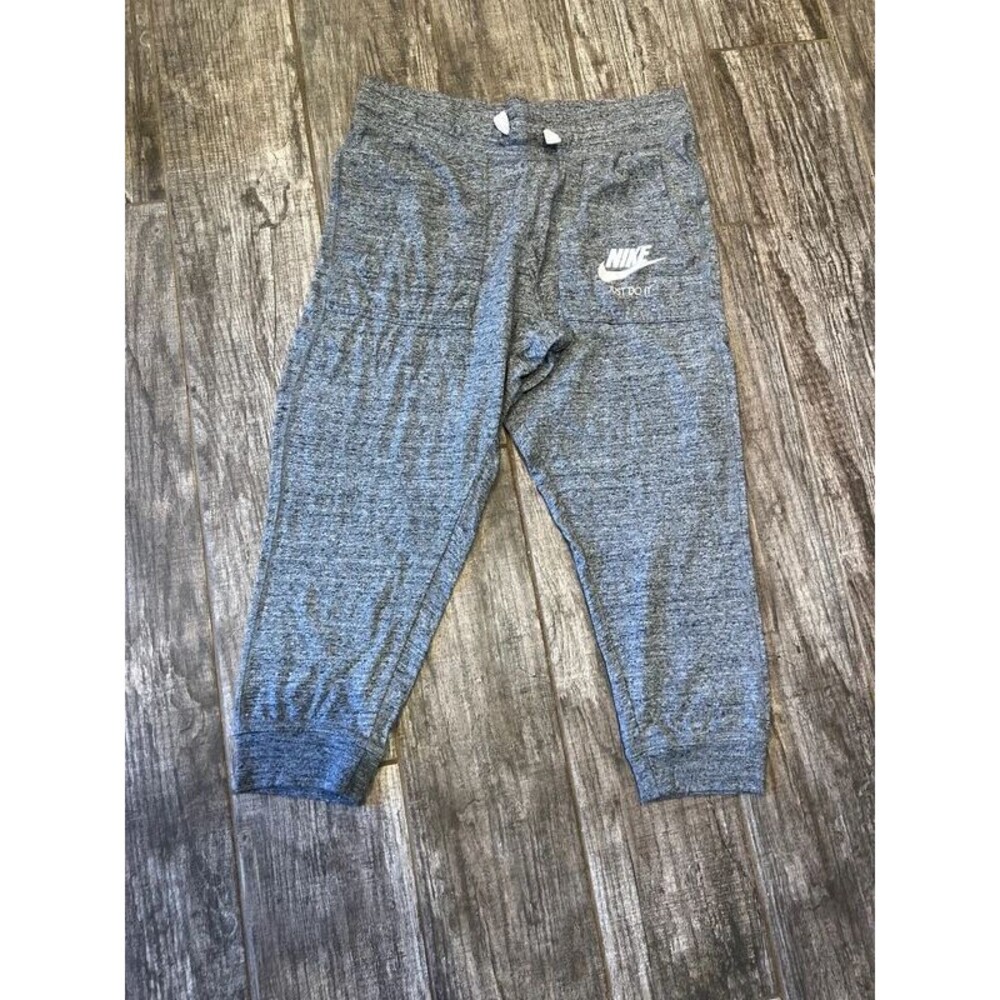 Nike capri
